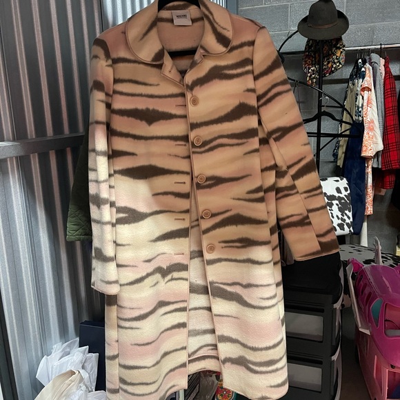 Jackets & Blazers - Moschino trenchcoat